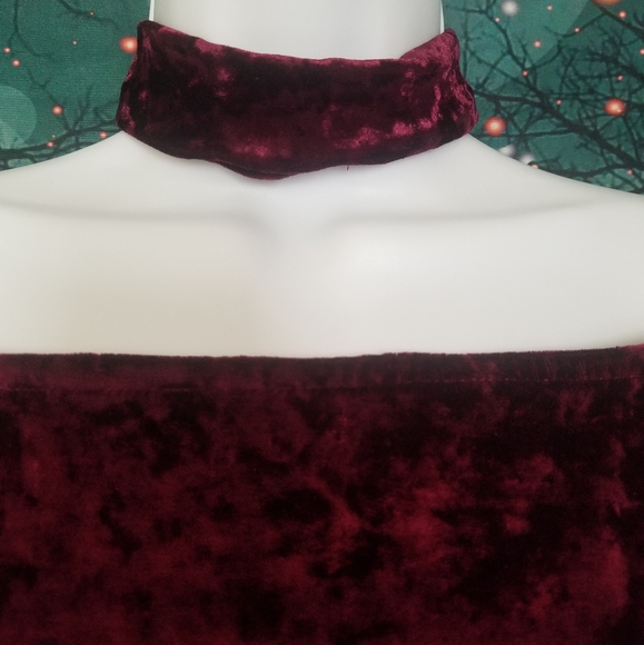 Off Shoulder Velvety Dress - Picture 5 of 6